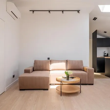 Apartment New Flat With Free Underground Parking And Air Conditioning