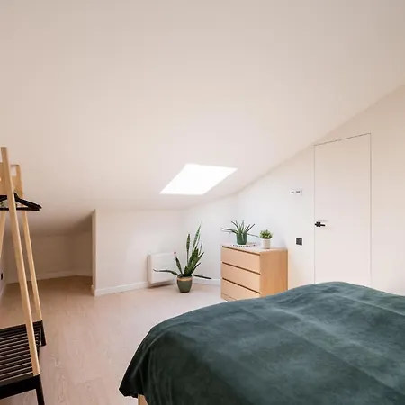 New Flat With Free Underground Parking And Air Conditioning *