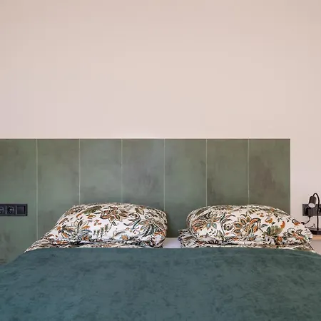 New Flat With Free Underground Parking And Air Conditioning *